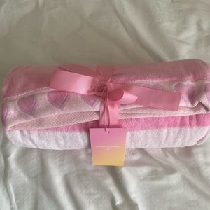 BNWT stoney clover lane x target striped beach towel - pink